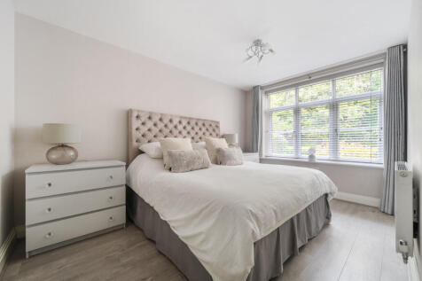 1374897-25-690b5b...