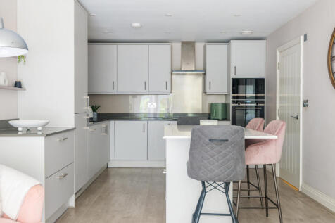 1374897-6-690b586...