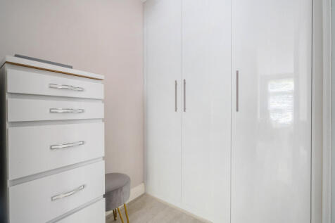 1374897-26-690b5b...