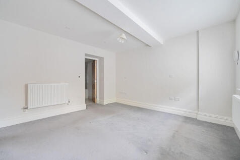 1376315-10-690c85...