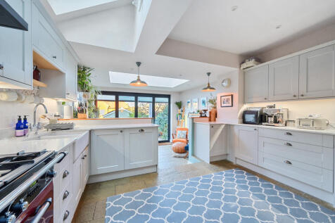 1383745-19-692085...