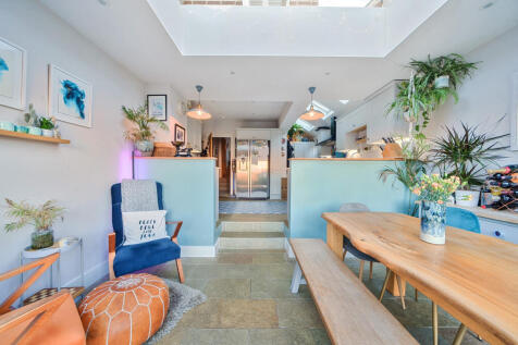 1383745-23-692085...