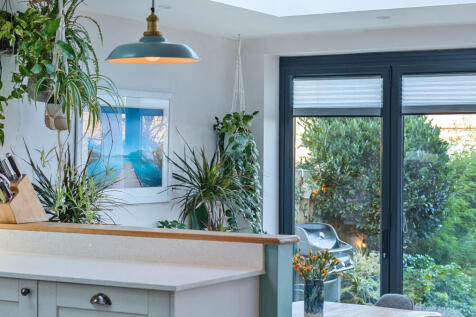 1383745-27-692085...