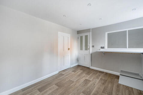 1382996-7-691f060...