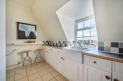 1386720-28-692ef3...