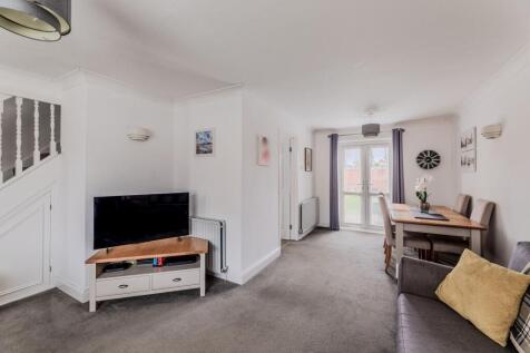 Sitting Room / Dining Room