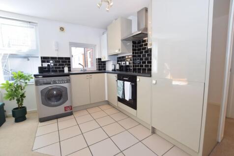 Open-plan Sitting Room, Dining Area &amp; Kitchen