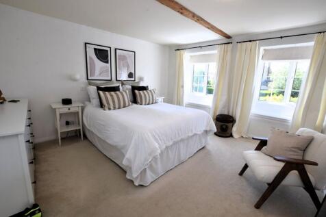Bedroom 1 (First Floor)