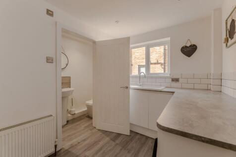 Utility Room &amp; Shower Room
