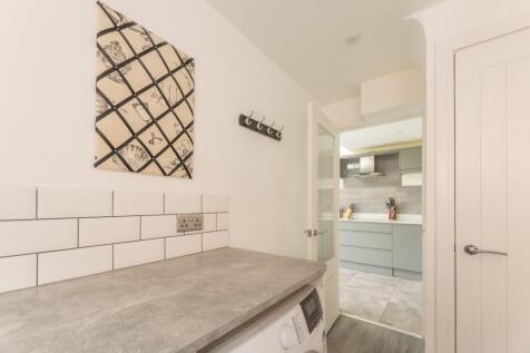Utility Room &amp; Shower Room