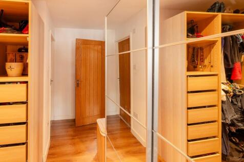 Prinicple Bedroom w/ Dressing Room &amp; En-suite