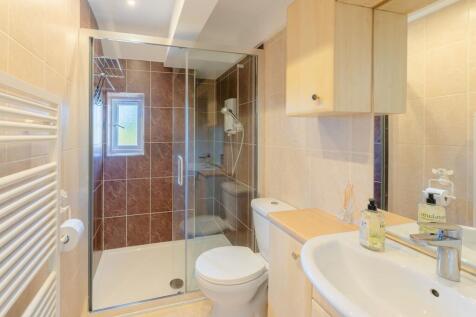 Master Bedroom with En-Suite