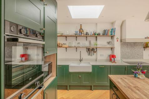 Kitchen &amp; Dining
