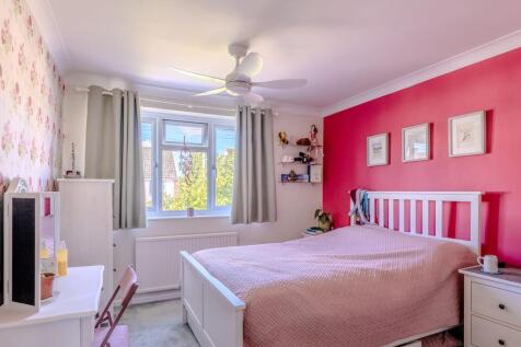 4 Comfortable Bedrooms