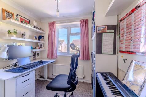 4 Comfortable Bedrooms