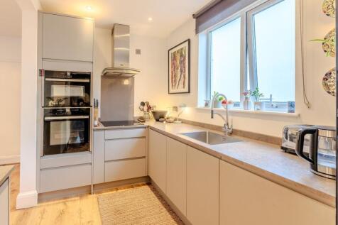 Open-Plan Kitchen & Dining Room