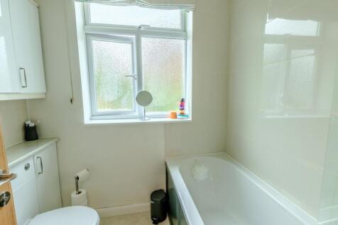 Family Bathroom with Shower