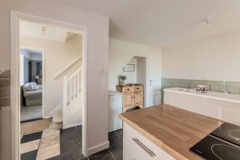 Open-Plan Kitchen / Dining Room &amp; Lounge Area