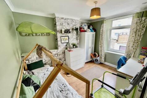 Bedroom 2 (1)