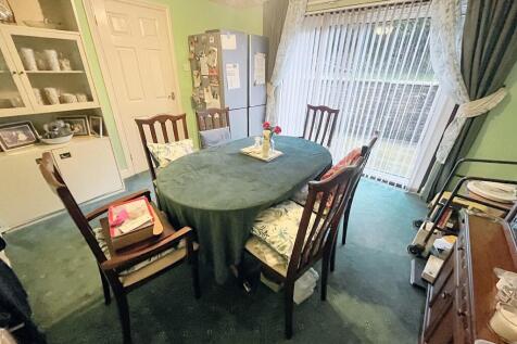 Dining2