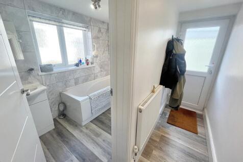 HallBath1