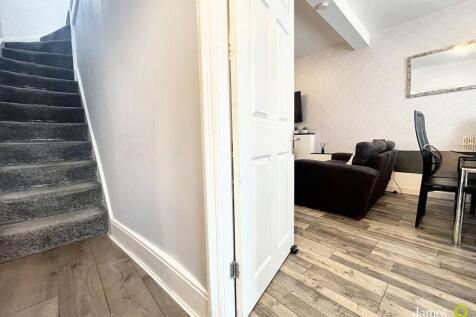 HallwayLivDin