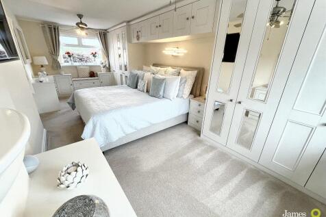 Bed13