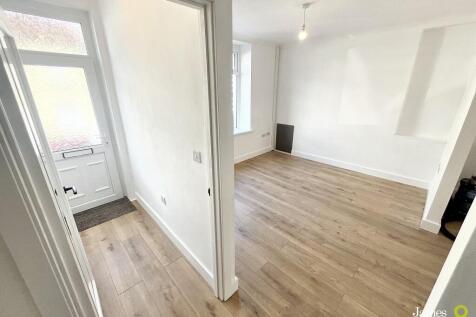 HallwayLiv