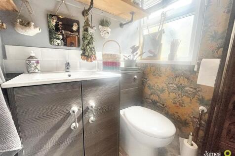 WC2