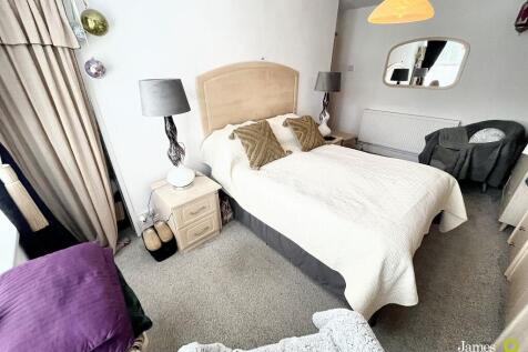 Bed13