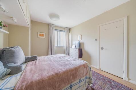 Bedroom Pic 2