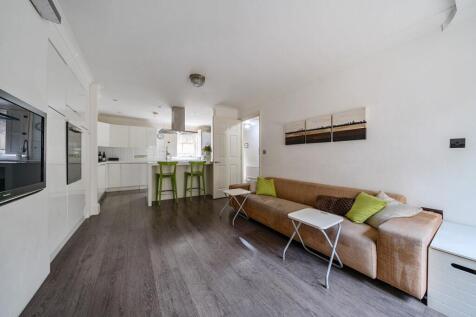 Reception/Kitchen