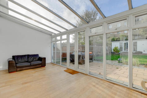 22 Blacklands Roa...