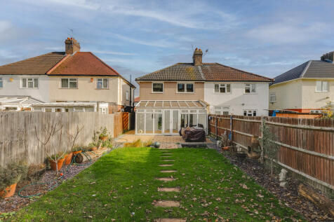 22 Blacklands Roa...