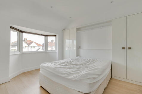 22 Blacklands Roa...