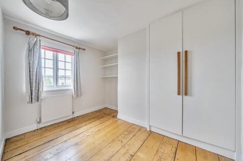 1332532-5-688e2bd...