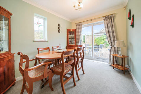 1370148-7-68ee76d...