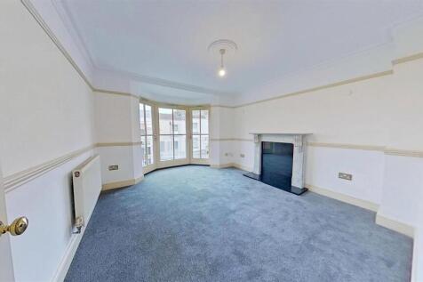 32-Trinity-Place-07032025_101958_defurnished.jpg