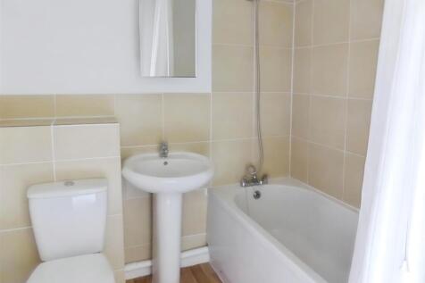 89816b31-bathroom.jpg
