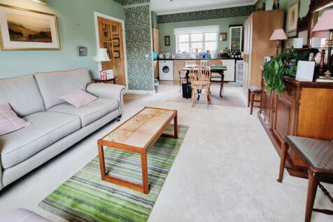 Living area / Kitchen