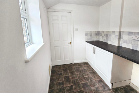 Queen-Street-Rushden-Terrace-home-best-estate-agen