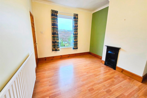 Queen-Street-Rushden-Terrace-home-best-estate-agen
