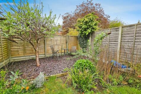 Queen-Street-Rushden-Terrace-home-best-estate-agen