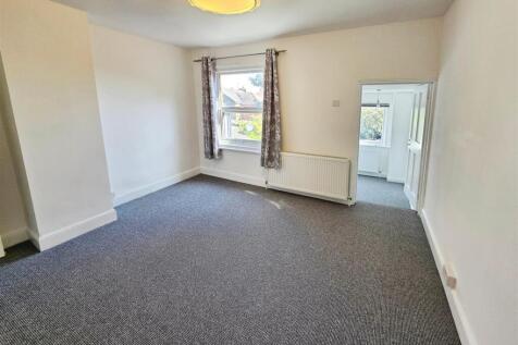 primechoiceproperties.co.uk-bedroom-one.jpg