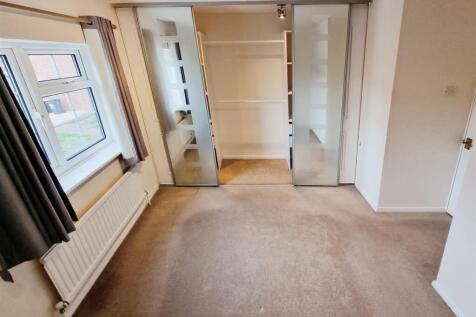 Master Bedroom-Bedford-Prime Choice-Best Letting A