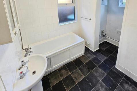 Oswald-Road-Prime-Choice-Rushden-Bathroom.jpg