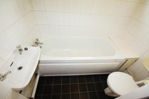 Bathroom-letting agent in irthlingborough.jpg