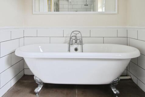 Family Bathroom &#43; Shower