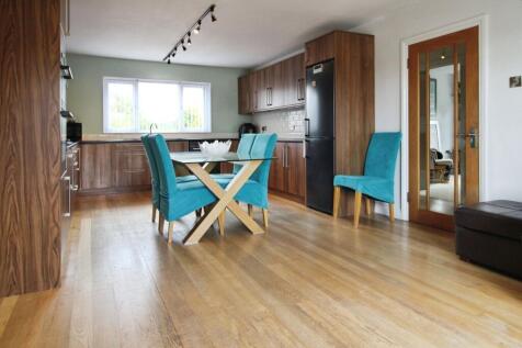 Kitchen &#43;  Dining Room