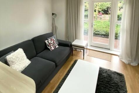 Lounge to balcony